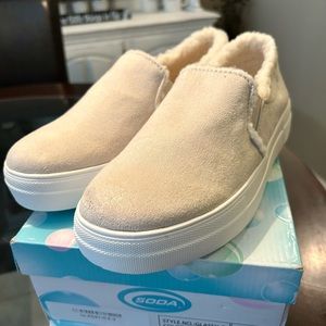 Soda Glassy G slip-On Sneaker Ice Color Size 9